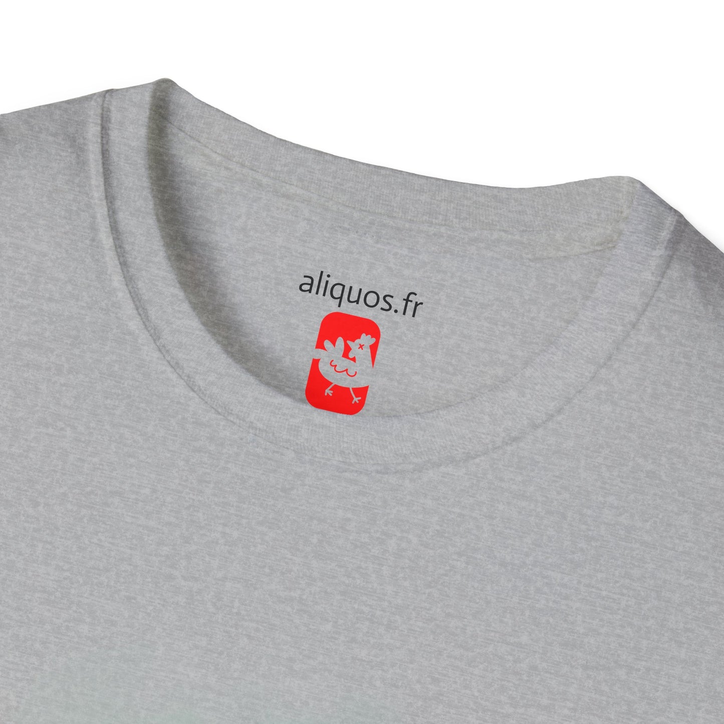 Unisex T-Shirt - Christmas Otter 18